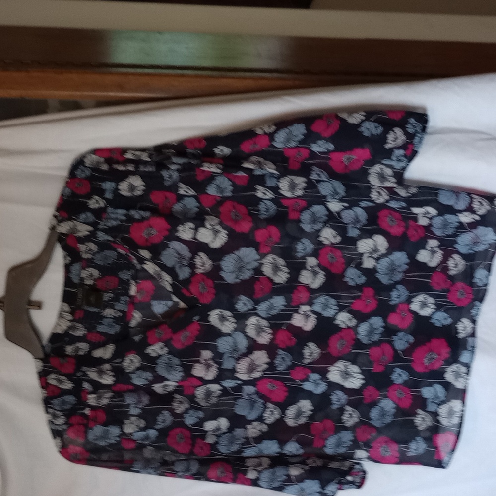 Ann Taylor flowered blouse